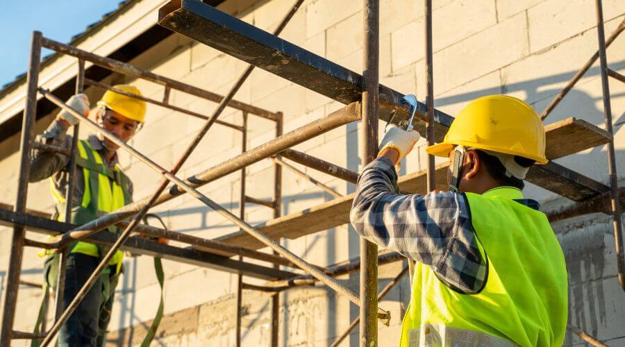 Professional gutter cleaning in Claypool, AZ